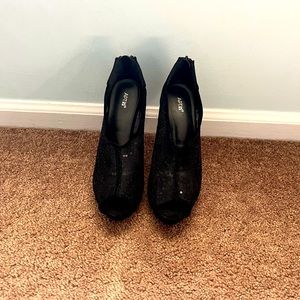 Apt 9 Black lace heels size 8